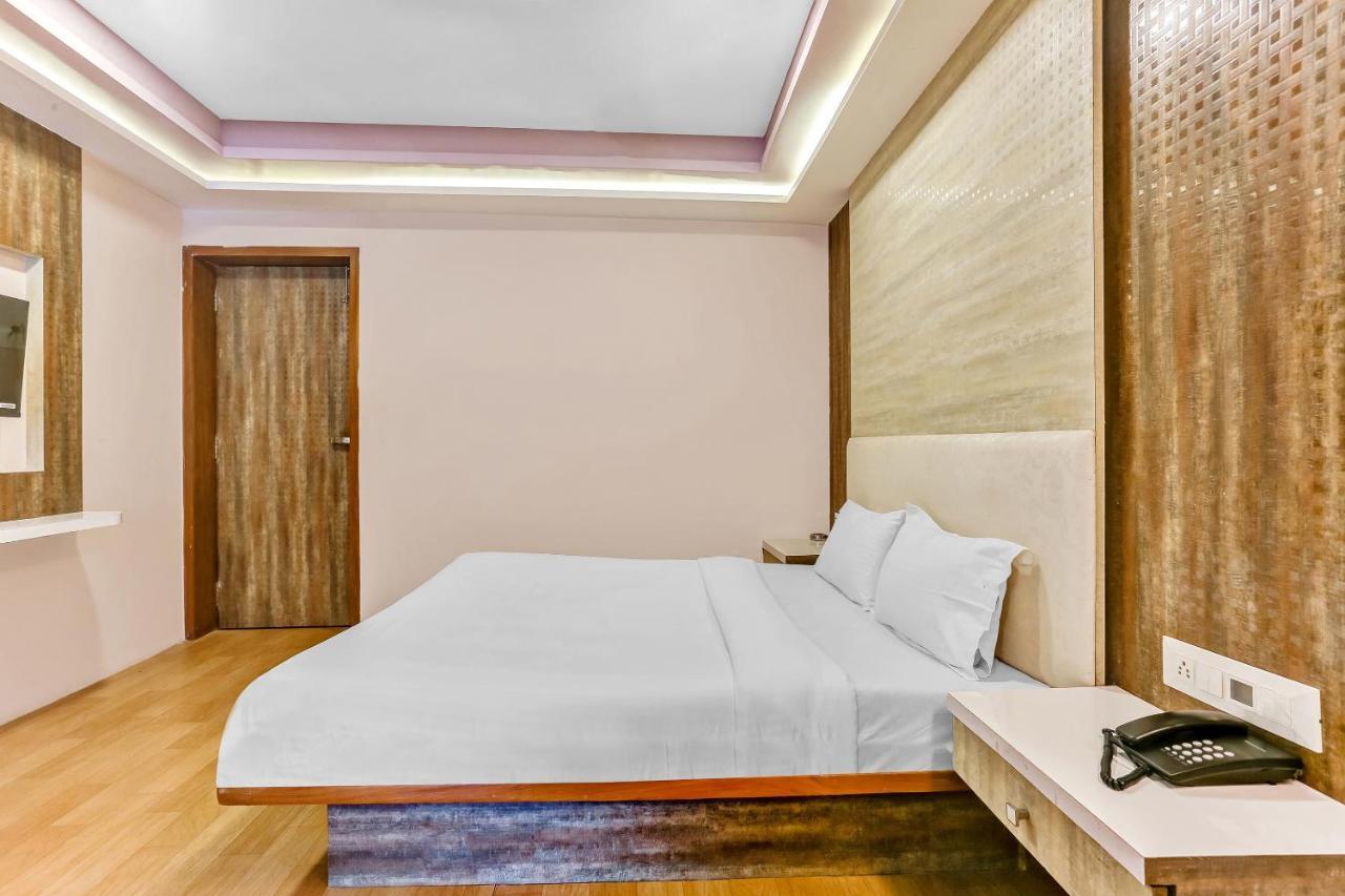 Oyo Flagship 83396 Hotel Vinyasa Residency Mumbai Exterior foto