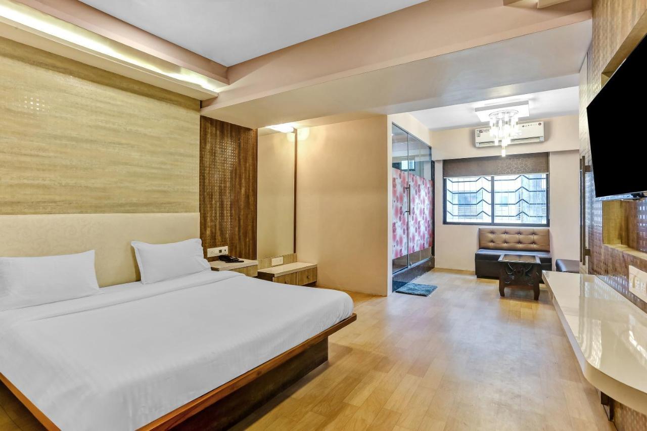 Oyo Flagship 83396 Hotel Vinyasa Residency Mumbai Exterior foto