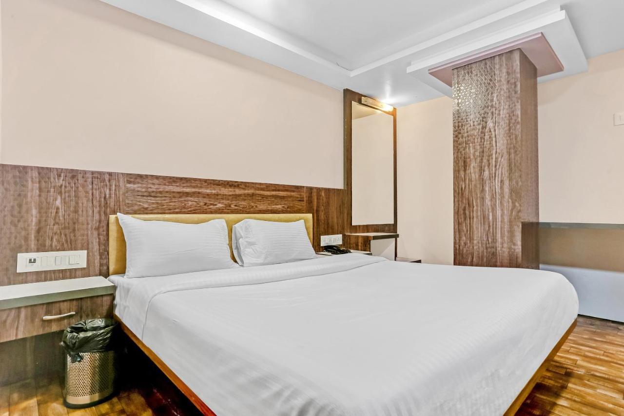 Oyo Flagship 83396 Hotel Vinyasa Residency Mumbai Exterior foto